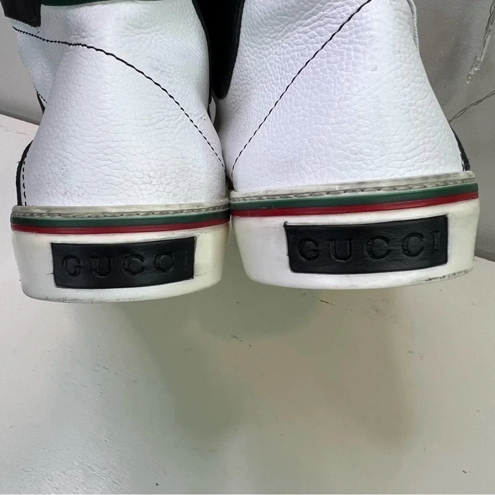 Gucci Black and White High Top Sneakers. Size: 12 Vintage GG Supreme Sneaker